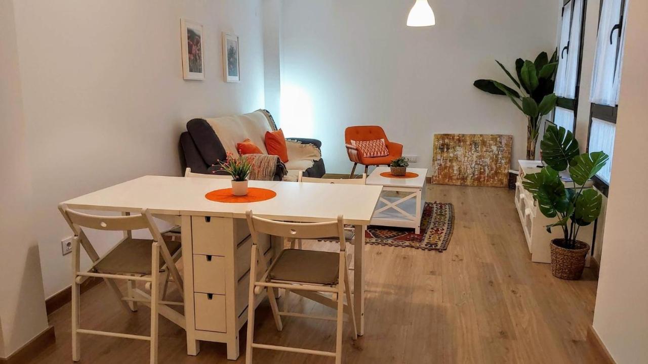 Ferienwohnung Misterhost Duplex Centrico Y Tranquilo Wifi Smarttv Sevilla Exterior foto